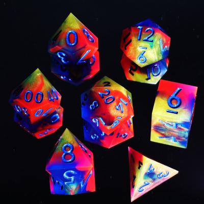 China Dnd MINI PLANET Design UV Light Effect Gradient Matrix New Sets Dragons RPG Game Polyhedron Resin Die Sets Dungeons and Factory DND for sale