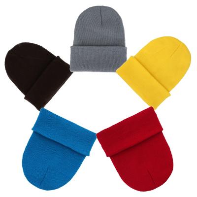 China COMMON Comfortable And Warm Knitted Hat Winter Hats For Woman / Man for sale