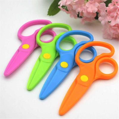 China Eco-friendly Safety Plastic Scissors Paper Cutting Process Scissors Office Preschool Training Scissors for sale