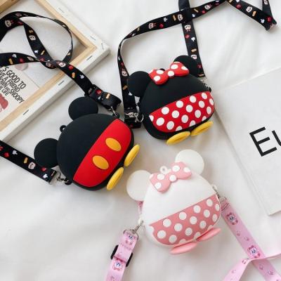 China 2021 fashion waterproof cute cartoon children's silicone bag small girl's mini cross bow single shoulder bag for sale