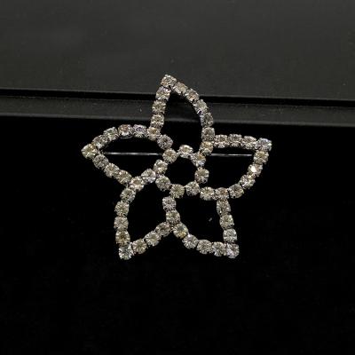 China High-end Custom Rhinestone Shape Wedding Party Decoration Cloth Brooch Pins Crystal Flower Brooch Pin for sale