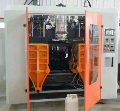 China Automatic medicine blow molding machine to make 5L HDPE motor oil plastic bottle, 5L 4L plastic jerry can for sale