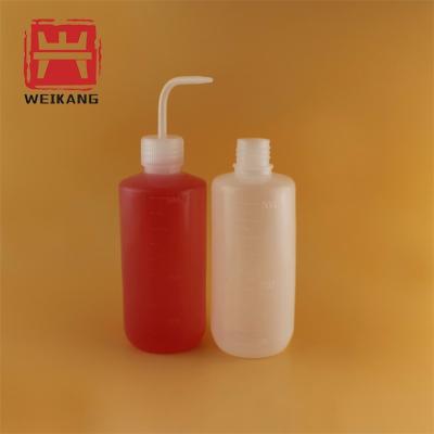 China Chemical Lab Chemical Use 500ml Plastic Squeeze Wash Bottles With Narrow Mouth for sale