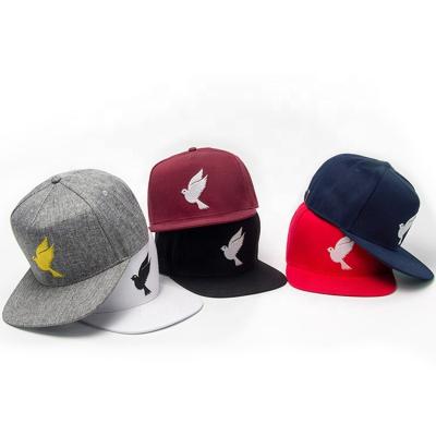 China JOINT Embroidery Female Snapback 100% Cotton Five Panel Bill Flat Baseball Cap for sale