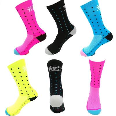 China Neutral/men and women outdoor sports border hot sale cycling socks running climbing basketball socks sweat-absorbent comfortable breathable m for sale