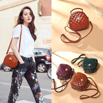 China 2021 New Fashion Decoration Bee Mini Handbag Single Shoulder Bag Trendy Arrrival Woman Bag for sale