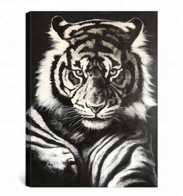 China Realistic 100% Handmade Black And White Tiger Oil Painting For Home Decoration for sale