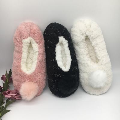 China Light Warm Indoor Pom Pom Home Woman Winter Slipper Fluffy Dance Shoes for sale