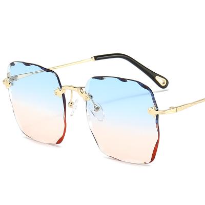 China Hot Sale Oversized Rimless Square Lens High Quality Metal Tint Gradient Fashion Sunglasses for sale