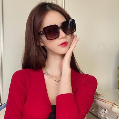 China 10 Years Experience New Fashion High Quality Designer Custom Logo Luxury Sunglasses For Women for sale