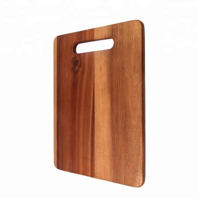 China Sustainable Rectangle Acacia Wood Cutting Board Board With Handle for sale