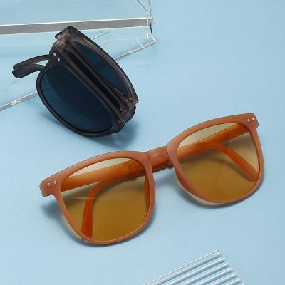 China Square Sunglass 2022 Women Men Sun Glasses Shades Fashionable Shade Oversized Luxury Sunglasses Wholesale for sale