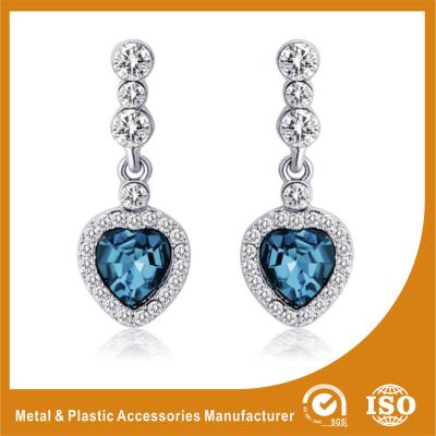 Chine Bijoux uniques à la mode de boucles d'oreille en métal de diamant avec le cristal bleu à vendre