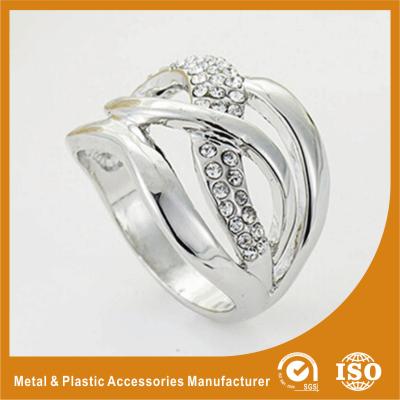 China Trendy Zinc Alloy Fashion Jewelry Rings Ladies Silver Finger Rings for sale