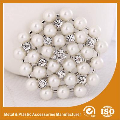 China Antique Jewelry Handmade Metal Brooches , White Pearl Brooches for sale