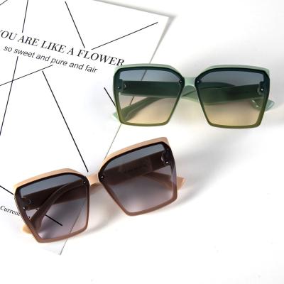 China Fashionable Square Luxury Oversized Sunglasses Women Sun Glass Big Frame Square Sunglasses Fashion Sun Glasses for sale