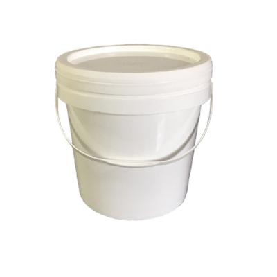 China Durable custom logo drums paint buckets container 18L plastic bucket crateandbarrel with lid and handle for sale