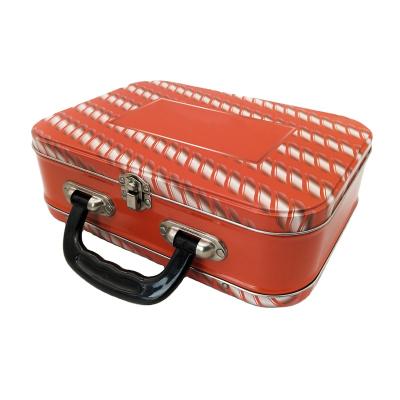 China Gift & Hot Selling Craft Large Capacity Metal Tin Lunch Boxes With Lock And Handle for sale