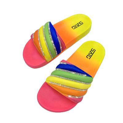 China 2021 Trend Fashion Women's Casual Bling Logo Bedroom Slipper EVA Indoor Slides Unisex Custom Shiny Diamond Slippers For Women for sale