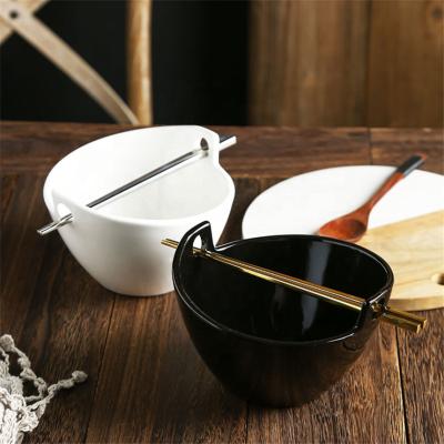 China Sustainable Home Hotel Restaurant Used Large Porcelain Noodle Bowl With Two Ears for sale