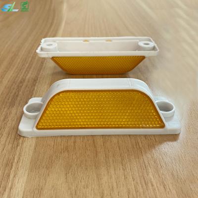 China Pavement Safety Reflection ABS Plastic Road Stud Signage For Highway for sale