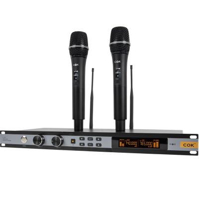 China KTV Room Karaoke Machine Adjustable Channels Balanced 900mhz Output 200 Connection UHF Karaoke Machine Wireless Recording Microphone for sale