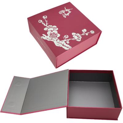 China Handmade High Quality Red Custom Logo Magnetic Luxury Cardboard Rose Rectangular Gift Packaging Box for sale