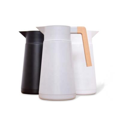 China Large PORTABLE Stainless Steel Double Walled Thermos Coffee Vacuum Carafes Thermal Carafes With Wooden Handle for sale