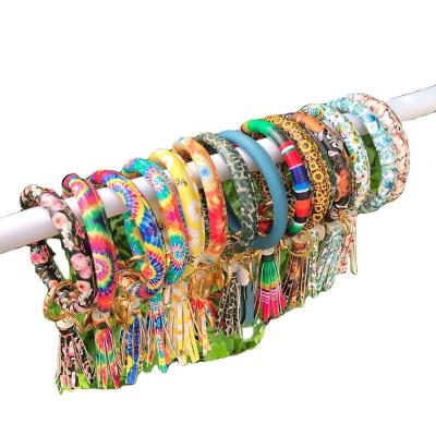 China Fashion New Arrival Hot Selling Link Dye Monogram O Key Ring Bangle Bracelet Key Chain for sale