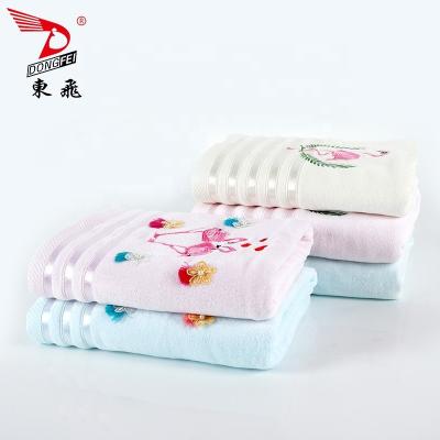 China Hotsale Fashion Disposable Flamingo Embroidery With Flower Decoration Velvet Bath Towel Light Color for sale