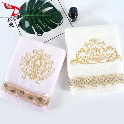 China Disposable Luxury Popular European Pattern Embroidery With Beautiful Lace Velvet Bath Towel Set Light Color for sale