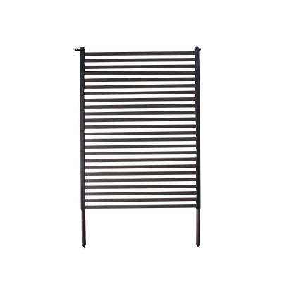 China Outdoor House Metal Fence Garden Panel Fencing Decorative Plastic Coated Trellis Easily Assembled for sale