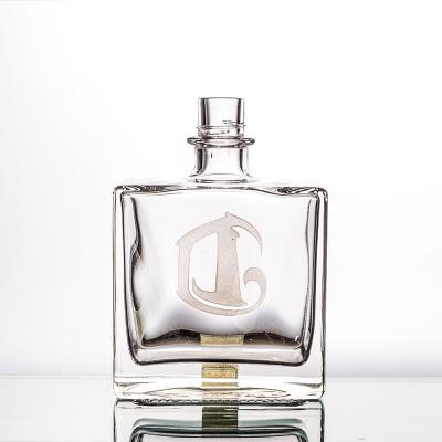 China Luxury Premium Custom Beverage Square 75CL London Gin Bottle 750ML Spirits Bottles for sale