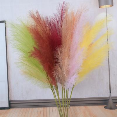 China Hot Selling Fashional Artificial Pampas Grass Pink Faux Fluffy Pampas Grass For Wedding Party Decoration for sale