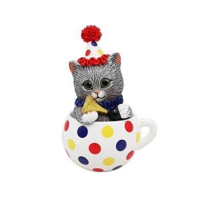 China Beautiful Factory Cat Statue Posted in Teacup 2022 Party Supplies Custom Resin Eye Cat Gifts for Cat Lovers Home Decor for sale