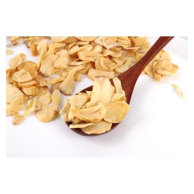 China Plastic Packaging Dry Fried Garlic Flakes Manufacturers Made Dried Garlic Slice for sale