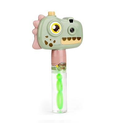 China Hot sale kidsmania children dinosaur projection lamp bubble magic wand summer novelty plastic bubble stick camera projection for sale