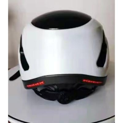 China Hot 2022 Compounds High Quality Smart LED Warning Flash Smart Helmet For Bicycle Scooter Motorcycle Road Cycling Safety Helmet for sale