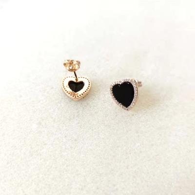 China Fashion Customized Round Heart Shaped Classic Shell Earrings Fashion Gold-Plated Women'S Small Stud Earrings for sale