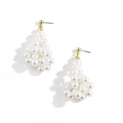 China French Vintage Niche Design Female Sense Fashion Retro Twisted Natural Artificial Pearl Earrings for sale