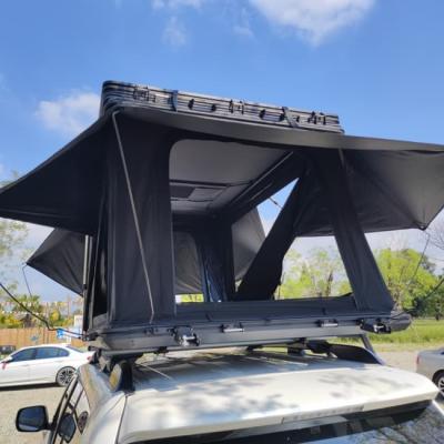 China Tenda de techo de aluminio con cáscara dura Z para acampar al aire libre escalera gratuita en venta