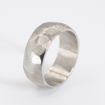 China CLASSIC Stainless Steel Rings For Man And Women Simple Simple Design Style For Cute Girl for sale