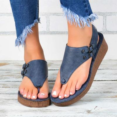 China Women Thick Flip Flops Sandals Casual Slope Minimalist Buckle Heel Beach Fashion Trend Style Platform Sandals for sale