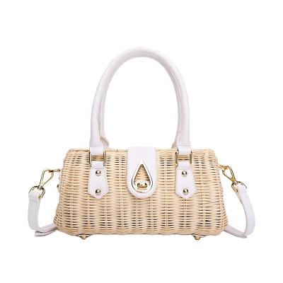 China 2022 Fashion Portable Messenger Bag Women's Straw Shoulder Bag Summer Straw Beach Bag Wholesale for sale