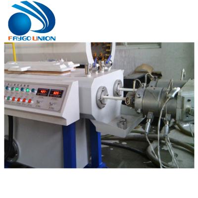 Cina Plastic Wire PVC UPVC CPVC Water Pipe Cable Pipe Extrusion Making Machine Price in vendita