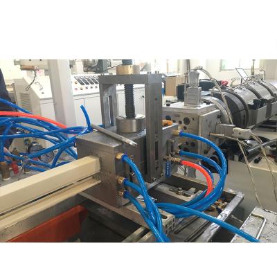 Κίνα Trunking Bar PVC Profile Extruded Flexible Metal Plastic Insert Profile Plastic PVC Extrusion Machine προς πώληση