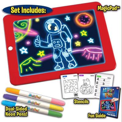 Chine DM kids electronic glow magic 3D writing led drawing board with multi flash 3D MAGIC DRAWING BOARD à vendre