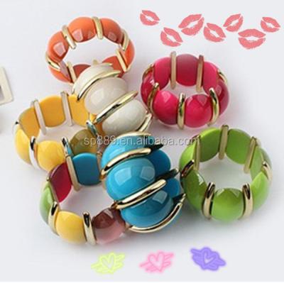 China Economic acrylic resin bracelets gold plated ornaments plastic bracelets made by laser with high quality for sale