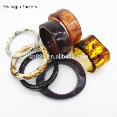 China Factory plastic resin bracelet tortoise shape acrylic bracelets and different bracelets lucite for sale