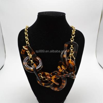 China Customized Acrylic Celluloid Rings Necklace Gold Cellulose Acetate Charm Pendants Metal Vintage Jewelry for sale